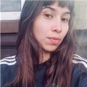 Profesora del Lenguaje dicta clases para niños y niñas de todas las edades